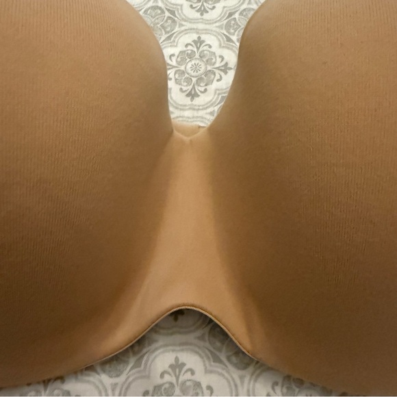 Victoria’s Secret BODY BY VICTORIA LINED STRAPLESS Size 36DD - Picture 2 of 11